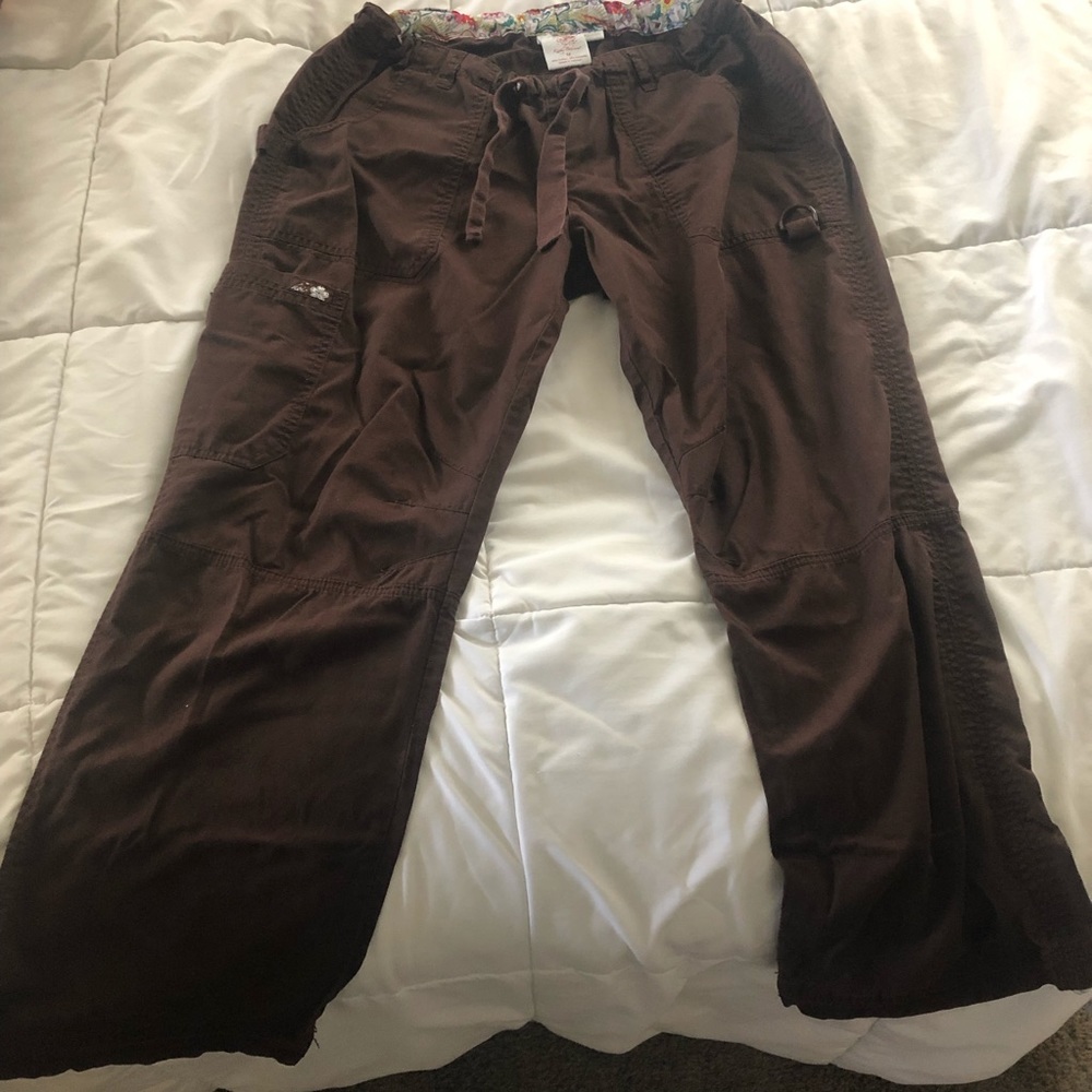 Brown, koi Lindsey scrub pant